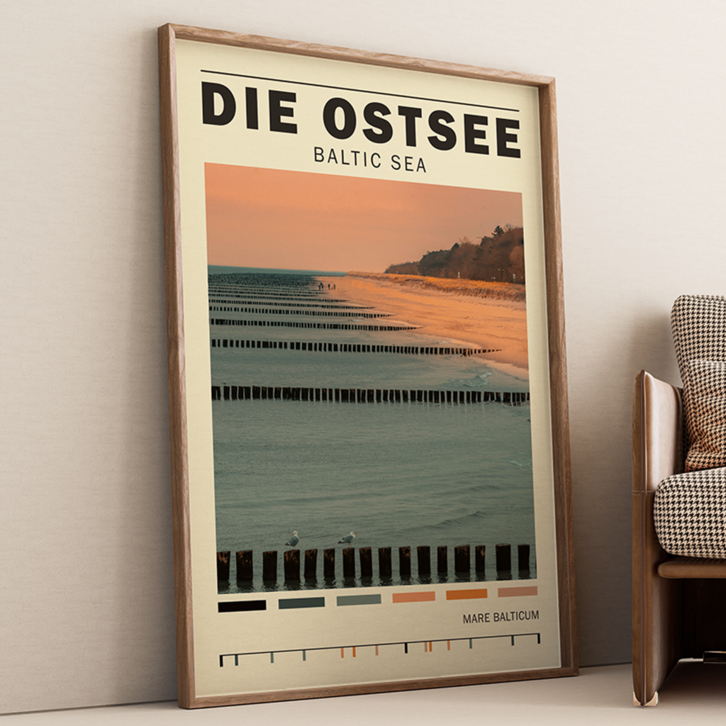 Das Bild zeigt ein Poster von der Münchener Marienkirche in schwarz und weiß.