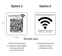 WLAN-Aufsteller aus Holz (7×7 cm) inkl. Kartenhalter. Wähle QR-Code oder Klartextgravur. Bitte sende Netzwerknamen & Passwort zur Personalisierung. Ideal für Gäste, Café, Büro oder Airbnb.