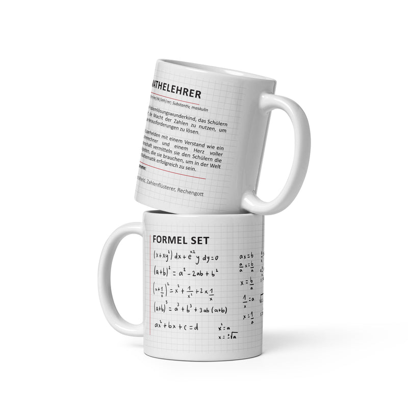 Diese Tasse mit der Definition des Wortes Mathelehrer oder Mathelehrerin inklusive Matheformeln ist das ideale Geschenk für alle Mathelehrer und Mathelehrerinnen. 