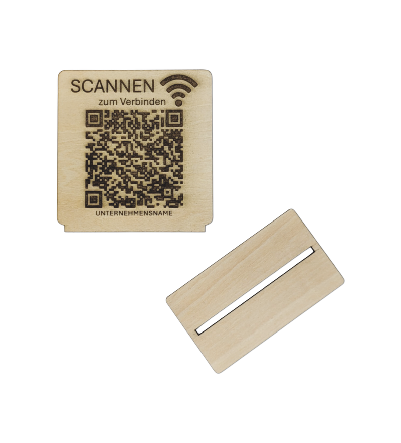 WLAN-Aufsteller aus Holz (7×7 cm) inkl. Kartenhalter. Wähle QR-Code oder Klartextgravur. Bitte sende Netzwerknamen & Passwort zur Personalisierung. Ideal für Gäste, Café, Büro oder Airbnb.
