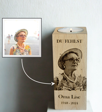 Personalisierter Teelichthalter aus Holz mit Foto & Gravur – einzigartiges Trauergeschenk zur Erinnerung an geliebte Menschen. Mit Namen, Datum & Spruch individuell gestaltbar.