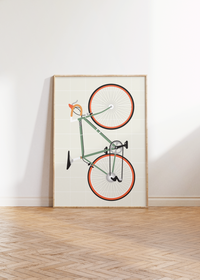 Dieses Poster im minimalistischen Stil zeigt ein grünes Rennrad auf beigen Hintergrund. 