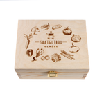 Diese Saatgutbox aus unbehandeltem Holz ist das perfekte Geschenk für alle Gärtner und Gartenfreunde. Die Box ist auf der Aussenseite mit schönem Bild und den Worten " Meine Saatgutbox Gemüse" graviert.
