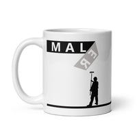 Diese Tasse mit der lustigen Definition des Wortes Malermeister mit abperlenden Schriftzug und Maler ist ideal für alle Malermeister.