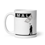 Diese Tasse mit der lustigen Definition des Wortes Malermeister mit abperlenden Schriftzug und Maler ist ideal für alle Malermeister.