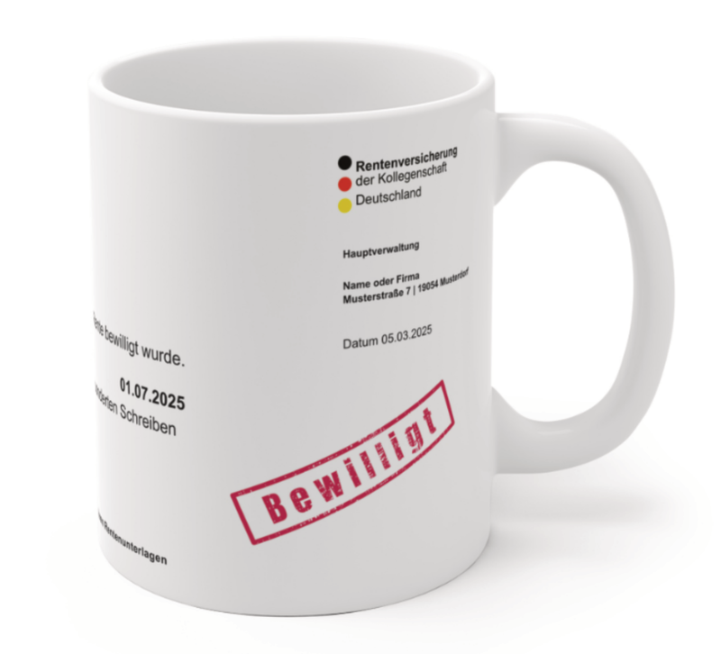 Personalisierte Rentenbescheid-Tasse – Individuell gestaltbar mit Namen, Datum und persönlichen Texten. Hochwertige Keramik, Panorama-Druck, spülmaschinenfest. Perfektes Geschenk zum Ruhestand!