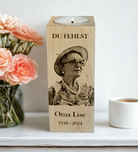 Personalisierter Teelichthalter aus Holz mit Foto & Gravur – einzigartiges Trauergeschenk zur Erinnerung an geliebte Menschen. Mit Namen, Datum & Spruch individuell gestaltbar.