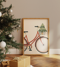 Vintage-inspiriertes Poster mit rotem Damenfahrrad auf beigem Hintergrund, wahlweise mit Blumenstrauß oder Weihnachtsbaum im Korb – minimalistisches Design als Wanddeko für Frühling oder Weihnachten.