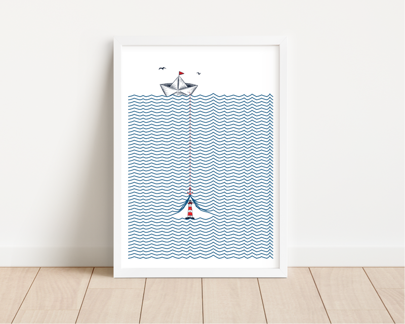 Das maritime Poster mit Origami Boot, Wellen, Anker und Leuchtturm ist perfekt für alle Nordlichter. 