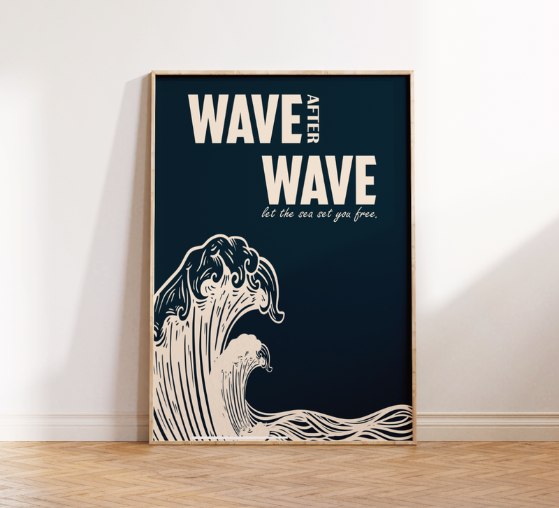 Surf Poster „Wave after Wave - Let the Sea Set You Free“ mit kraftvoller Welle in Beige-Blau oder Blau-Beige.