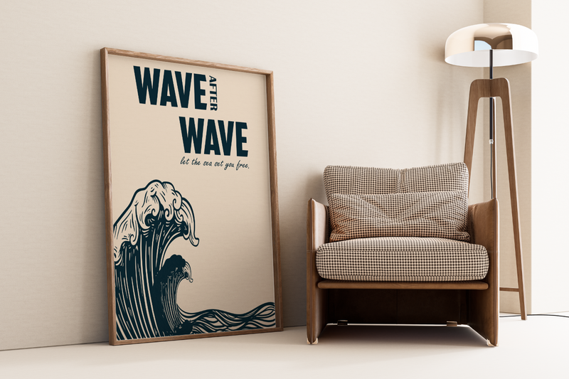 Dieses Poster im vintage Stil zeigt eine Welle im typischen japanischen Stil mit dem Spruch "Wave after Wave - let the sea set you free."