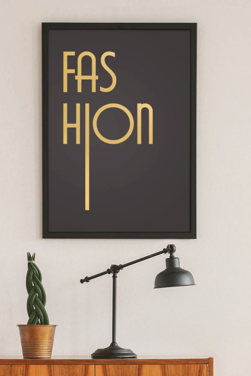 Für alle die Mode lieben ist dieses minimalistische Fashion-Poster, in goldener Schrift und im Art Deco Stil das richtige.