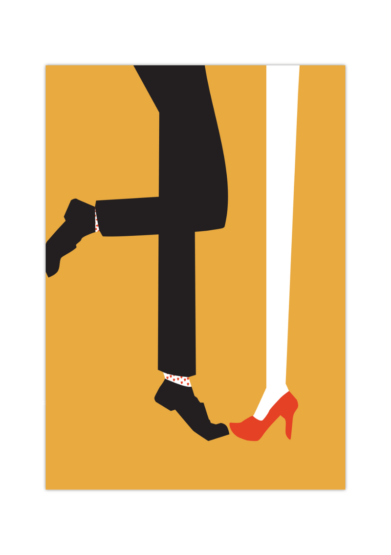 Das Poster im minimalistischen Stil zeigt dir Frauen- und Männerbeine eines Küssenden Paares. 