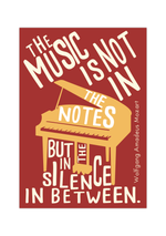 Dieses Klavier Poster zeigt ein Piano und ein Zitat von Mozart.
