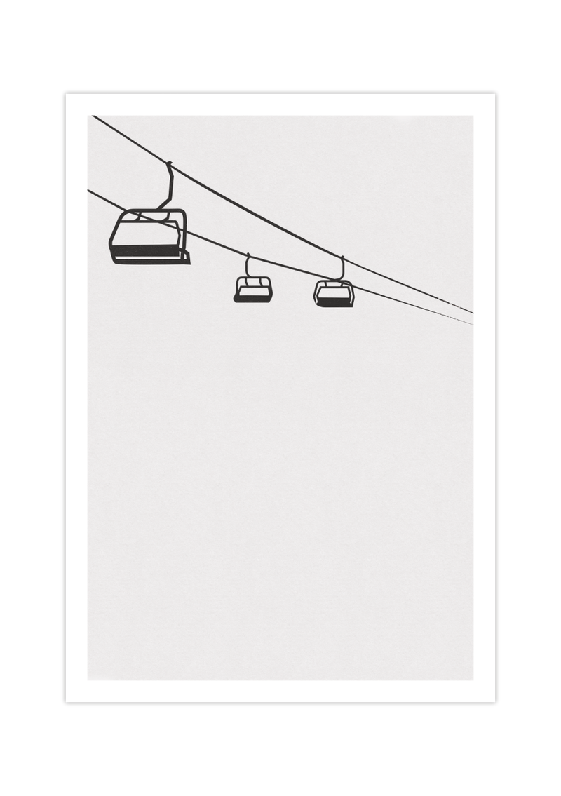 Dieses minimalistische Poster in Grau und Schwarz zeigt einen Lift, wie man ihn vom Skifahren gewohnt ist. 