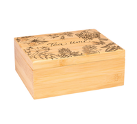 Die Teebox aus Bambus mit 6 Fächern ist ideal für alle Teeliebhaber. Die Holzkiste ist auf der Außenseite mit "Tea Time" graviert.
