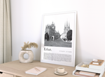Dieses Poster zeigt dir in Schwarz Weiß eine Fotografie des Doms der Landeshauptstadt Erfurt in Thüringen. 