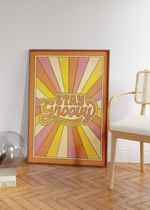 Das Hippie Poster zeigt dir im Stil der 60er und 70er den Spruch "Stay Groovy". Unterstrichen wird die schöne retro Bild mit schönem gelb und orange Tönen.