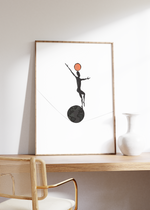 Dieses Poster zeigt einen Seiltänzer der über ein Seil auf der Erde tanzt und eine Orange Kugel auf dem jongliert.