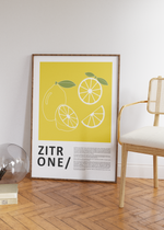 Das Poster für die Küche zeigt dir in minimalistischer Darstellung eine gezeichnete Zitrone, hierzu findest du unterhalb des Bildes das Wort Zitrone sowie eine Erklärung zur Zitrone.