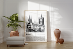 Dieses Poster zeigt dir eine Ansicht von Köln aus der Rhein Perspektive, worauf du unter anderem den Kölner Dom siehst. 