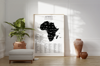 Diese minimalistische Karte von dem afrikanischen Kontinent zeigt dir alle 55 Länder in Afrika, inklusive Tabelle mit den Hauptstädten.