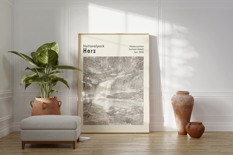 Dieses Poster zeigt einen kleinen Wasserfall im Nationalpark Harz, der in den Bundesländern Niedersachsen und Sachsen-Anhalt liegt.