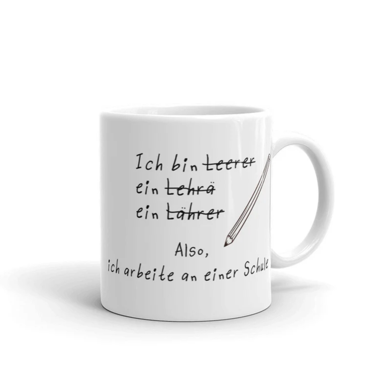 Diese lustige Tasse mit dem falsch geschriebenen Wort Lehrer darf in keinem Lehrerzimmer fehlen.  