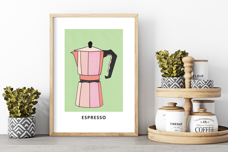 Dieses Kaffee-Poster für die Küche zeigt dir einen Espresso-Kocher in Rosa auf Grünem Hintergrund.
