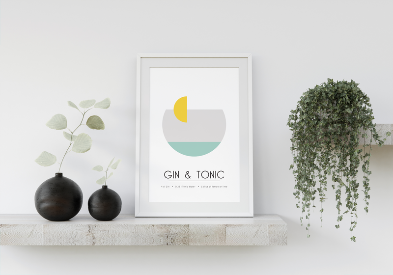 Dieses Poster für die Küche zeigt dir den Cocktail Gin Tonic inklusive des Rezeptes, in Gelb, Grau und Blau.