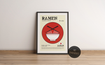 Dieses zeitgenössische Poster zeigt japanische Ramen-Nudeln, mit den Schriftzeichen für Ramen, der japanischen Flagge und eine kurze Erläuterung, was Ramen ist. 